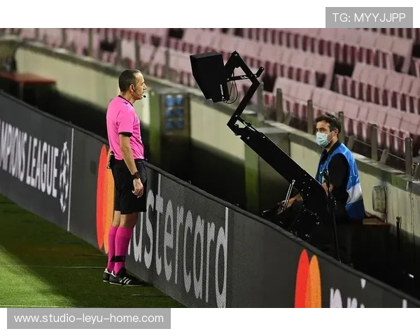 反常识型：故意手球判罚辨析，什么时候裁判反而不判？