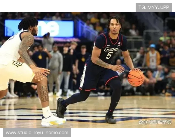 斯蒂芬·卡斯尔突破能力提升助球队关键回合得分爆发