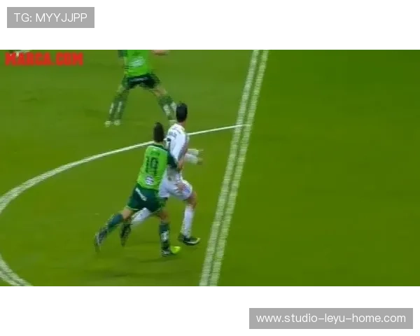 假摔判罚规则详解：裁判如何识别与处罚模拟动作