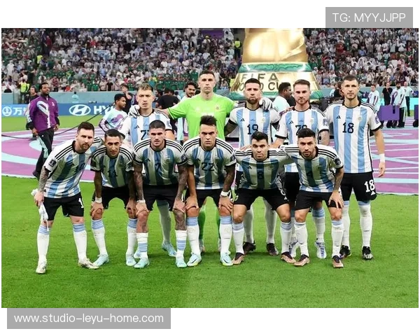 梅西 vs 韦斯利·斯内德：技术核心与全能中场的角色价值对比